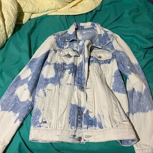 Rue21 bleached Jean jacket. In good condition. Barely been worn.